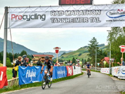 <b>Zielsprint entscheidet Rad-Marathon Tannheimer Tal</b><br>
Dominic Aigner ber 220 Kilometer Schnellster  1.900 Teilnehmer am Start
