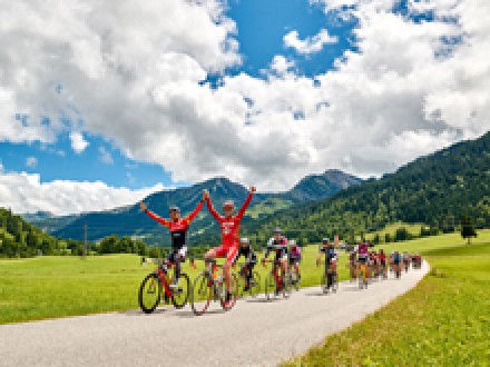 <b>Ein Hochtal wie geschaffen fr Rennradfahrer</b><br>
Im Tannheimer Tal wartet das Komplettpaket auf Radsportler: 
vielseitige Touren und ein perfekt abgestimmter Service
