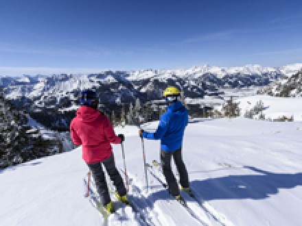 <b>Schnee, Sonne und drei Tage Skispa inklusive</b><br>
Mit der Pauschale Stressfrei Skifahren Tannheimer Tal sparen und Pistenvergngen genieen 