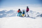 G'scheit Skifahren mit der ganzen Familie.
 Liftgesellschaft Zauchensee/H. Huber. | 12.10.2016 | JPG, 20 x 13,3cm, 300dpi | 1.6MB