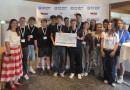 Dein Winter. Dein Sport. Summit 2026 in Fischen im Allgäu, Lucie Hellberg mit ihrem P-Seminar des Gymnasiums Sonthofen bei der Verleihung des Dein Winter. Dein Sport. Awards, © Gymnasium Sonthofen | 14.07.2026 | jpg, 3109x2148px, 72dpi | 1.1MB