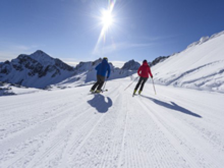 <b>Winterbergbahnen und Skifahren inklusive</b><br>
Das Urlaubspaket mit Ski- und Schnee-Erlebnis
