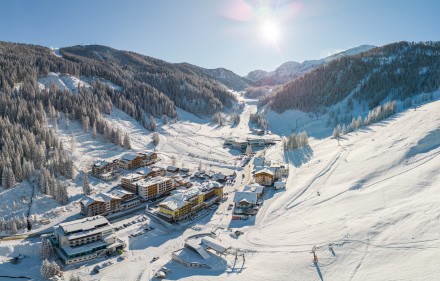Skiparadies Zauchensee-Flachauwinkl öffnet ab Donnerstag,
den 08. Dezember weitere Anlagen und Pisten
Endlich wieder g’scheit Skifahren.